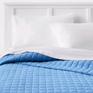 King Jersey Quilt Blue - Room Essentials™